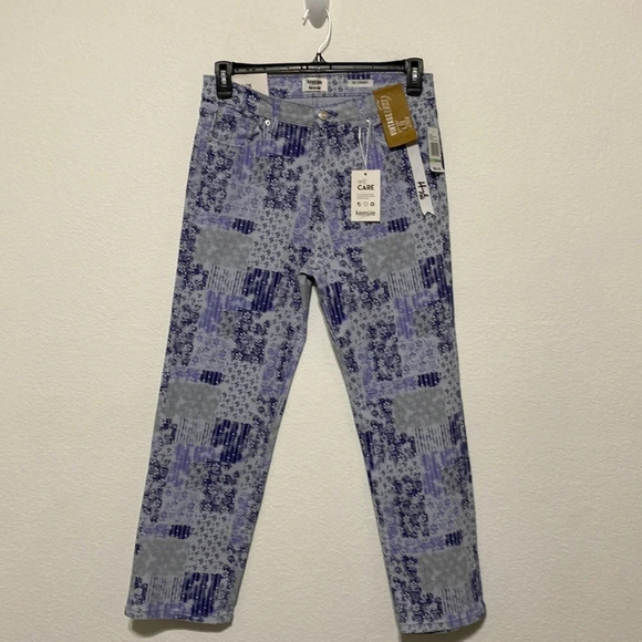 Kensie NWT High Rise Patchwork Indigo Combo Straight Leg Jeans - Picture 2 of 9